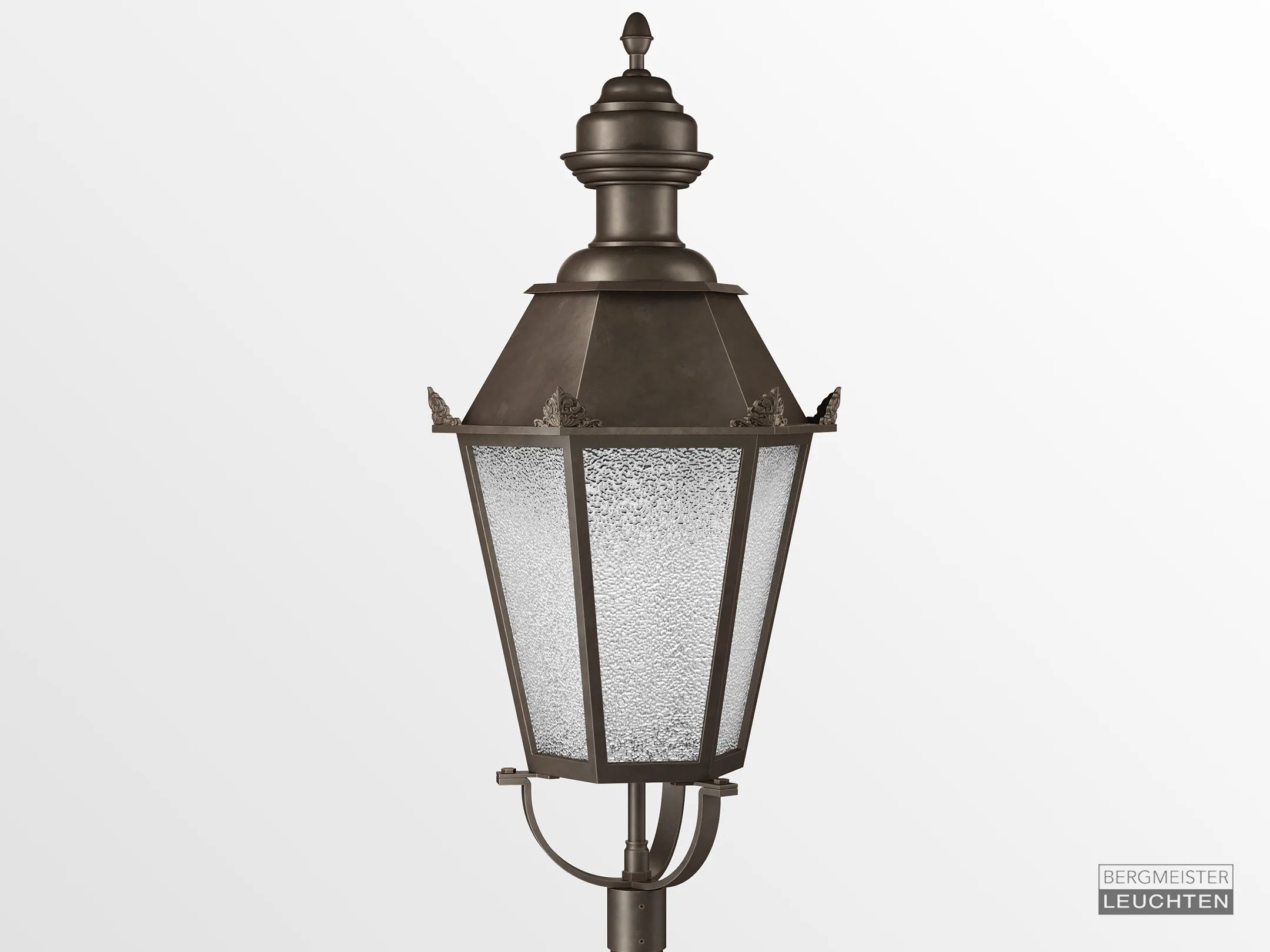 Produktrendering: klassische Mastaufsatzleuchte in Bronze (Bergmeister Leuchten)