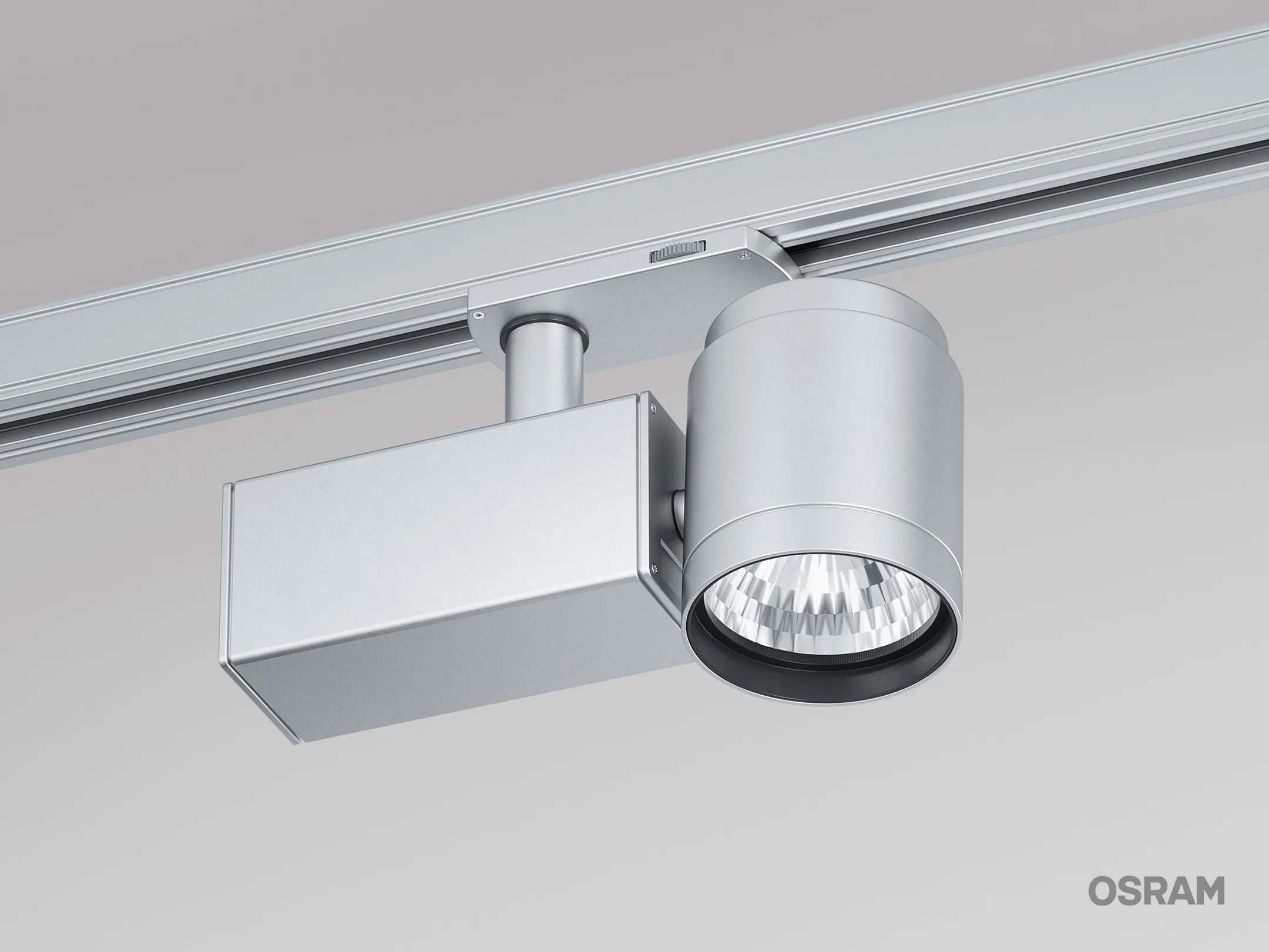 Produktrendering: Stromschienenstrahler in Silber (Osram)
